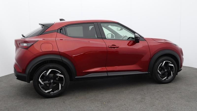 Used Nissan Juke N-Connecta 114 HP (83 kW) 2023 Red SUV