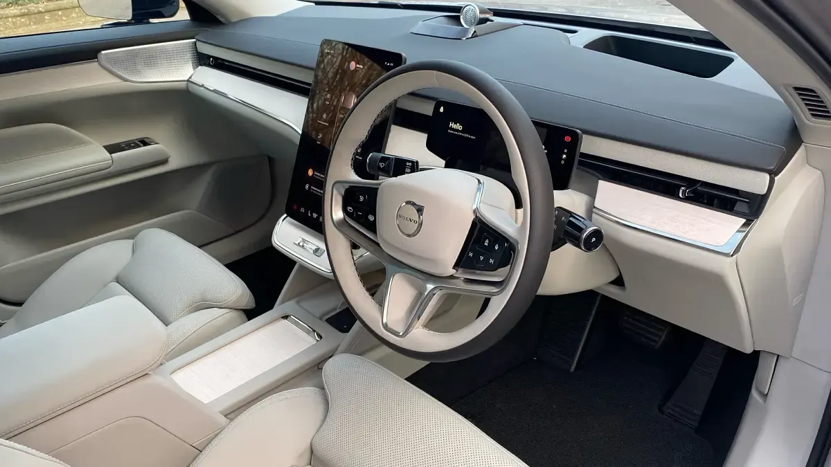 Used Volvo ES90 Ultra 244 kW (333 HP) 2025 Special metallic  aurora silver Sedan