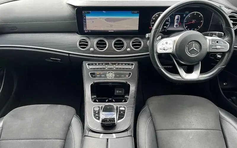 Used Mercedes E400 AMG line 340 HP (250 kW) 2020 Blue Sedan