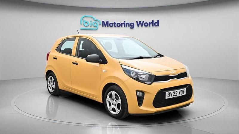 Used Kia Picanto 66 HP (48 kW) 2022 Yellow Hatchback