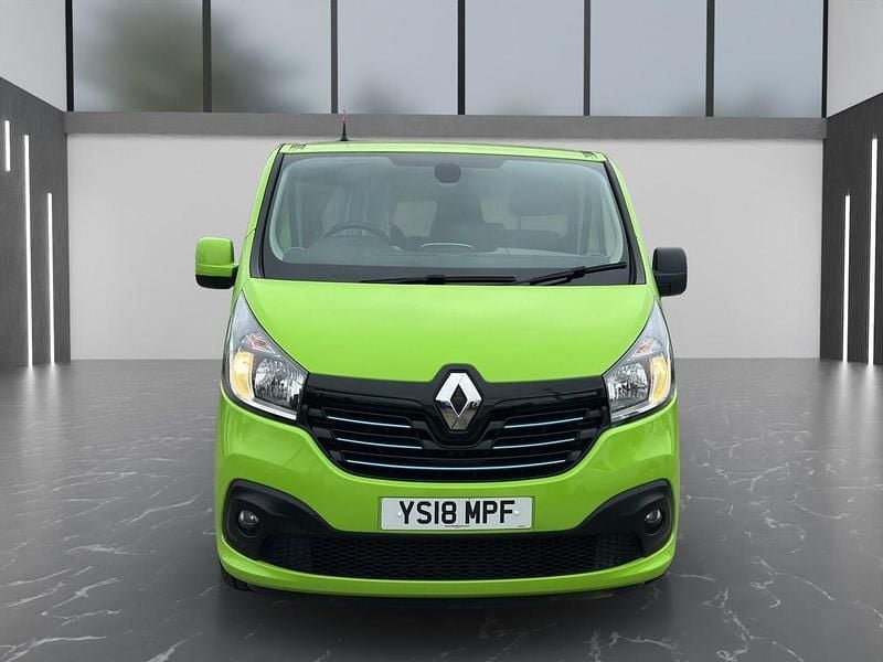 Used Renault Trafic 2018 Green MPV