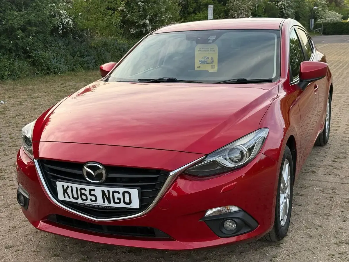 Used Mazda 3 165 HP (121 kW) 2015 Red Hatchback