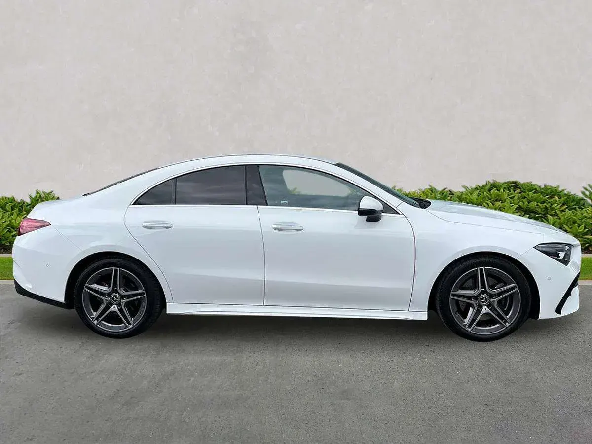 Used Mercedes CLA200 Executive 163 HP (119 kW) 2025 White Coupe