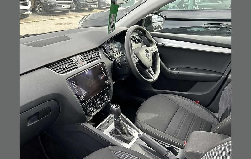 Used Skoda Octavia SE Drive 147 HP (108 kW) 2020 Black magic pearl effect Estate