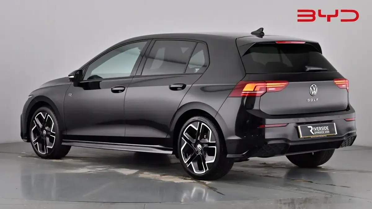 Used VW Golf VIII R-line 150 HP (110 kW) 2025 Grenadilla black Hatchback