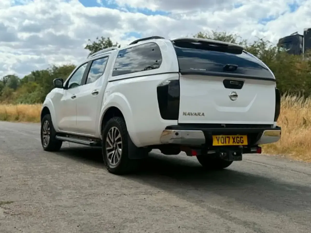 Used Nissan Navara Tekna 2017 White Pickup