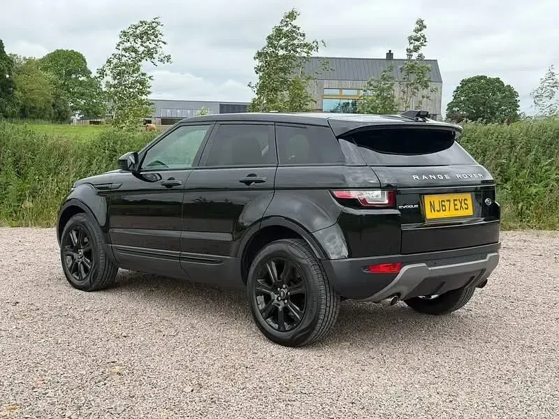 Used Land Rover Range Rover evoque SE 2017 Black Estate