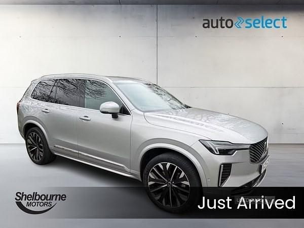 Begagnad Volvo XC90 Core 2025 Silver SUV