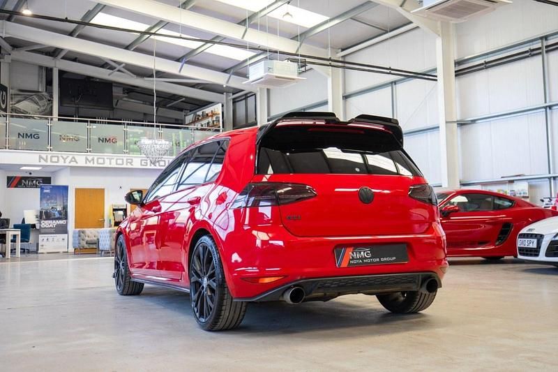 Used VW Golf VII GTI 220 HP (161 kW) 2016 Red Hatchback
