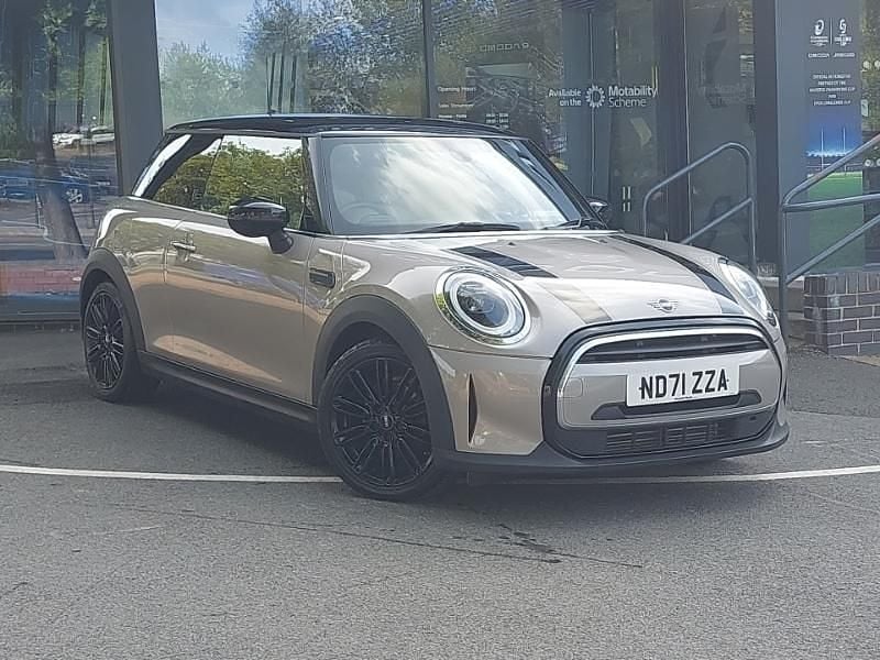 Grey Used 2021 Mini Cooper Countryman Exclusive SUV | £18,498 (Good price) - Image 1/4
