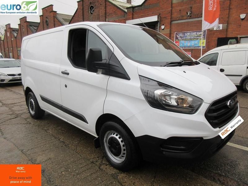 Used Ford Transit Custom 105 HP (77 kW) 2019 White Van