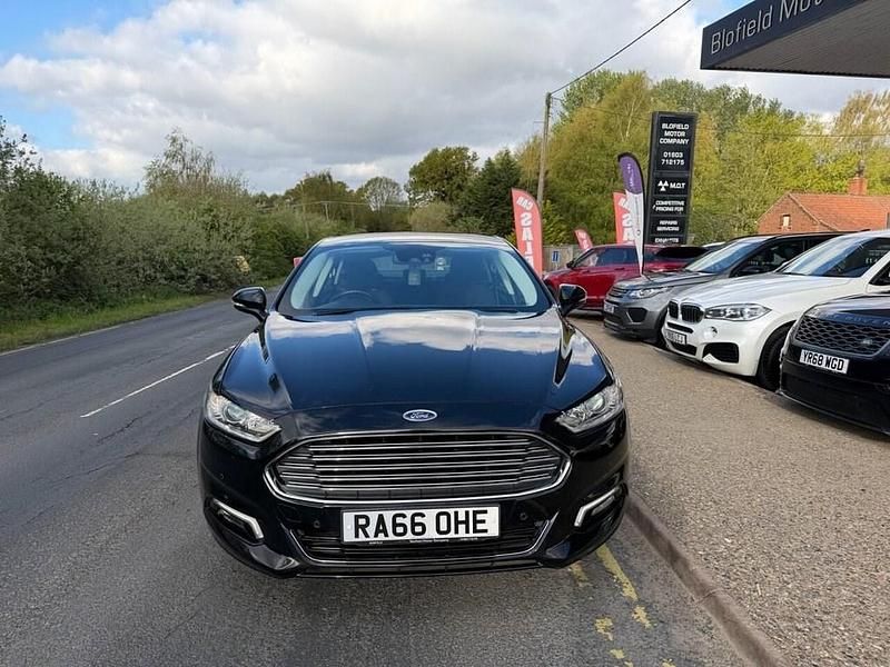Begagnad Ford Mondeo Titanium 150 HK (110 kW) 2017 Svart Halvkombi