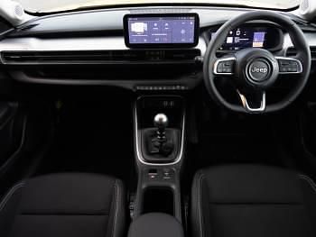 Used Jeep Avenger Summit 100 HP (73 kW) 2025 Yellow SUV