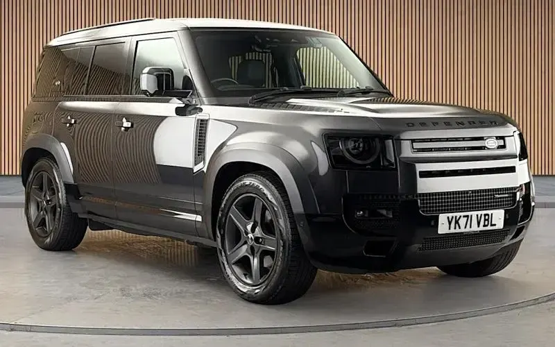 Used Land Rover Defender SE Dynamic 300 HP (220 kW) 2021 SUV