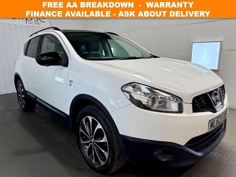 White Used 2013 Nissan Qashqai 360º SUV | £4,595 (Fair price) - Image 1/4