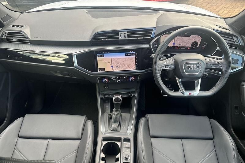 Used Audi Q3 Black Edition 150 HP (110 kW) 2025 White SUV