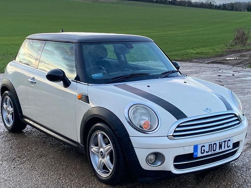 Used Mini Cooper D Hatch 2010 White Hatchback