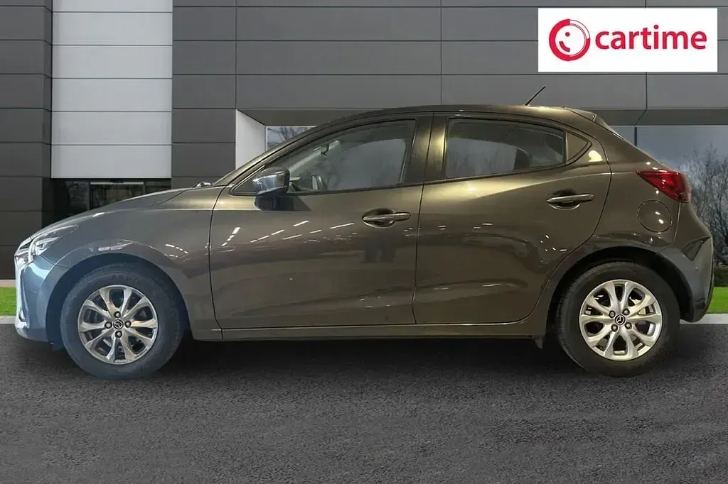 Usado Mazda 2 90 HP (66 kW) 2019 Cinzento Citadino