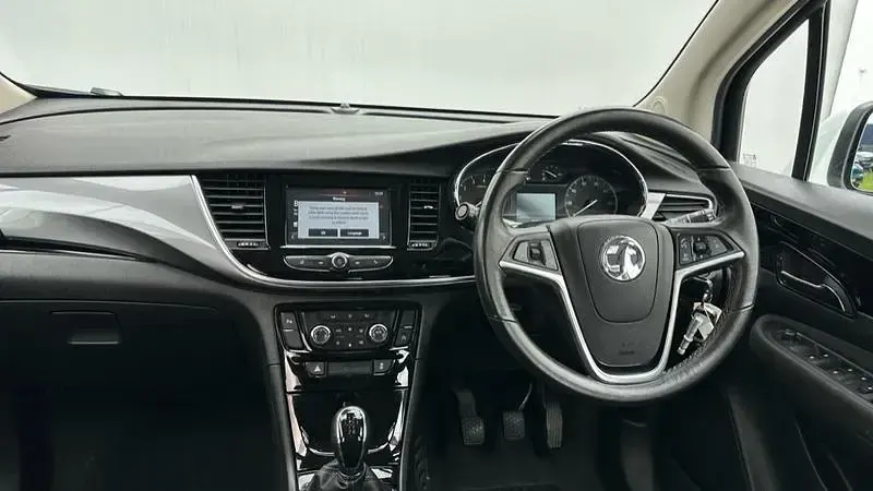 Used Vauxhall Mokka X Active 115 HP (84 kW) 2017 White SUV