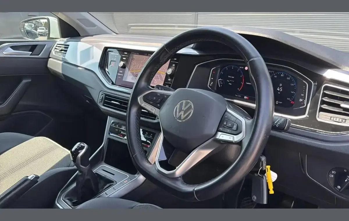 Used VW Polo Style 95 HP (69 kW) 2024 White Hatchback