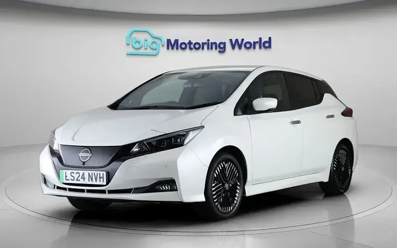 Used Nissan Leaf Tekna 110 kW (150 HP) 2024 White Hatchback