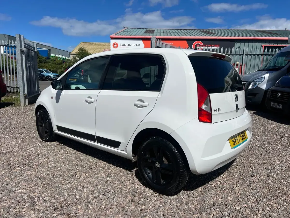 Used Seat Mii Design 2017 White Hatchback