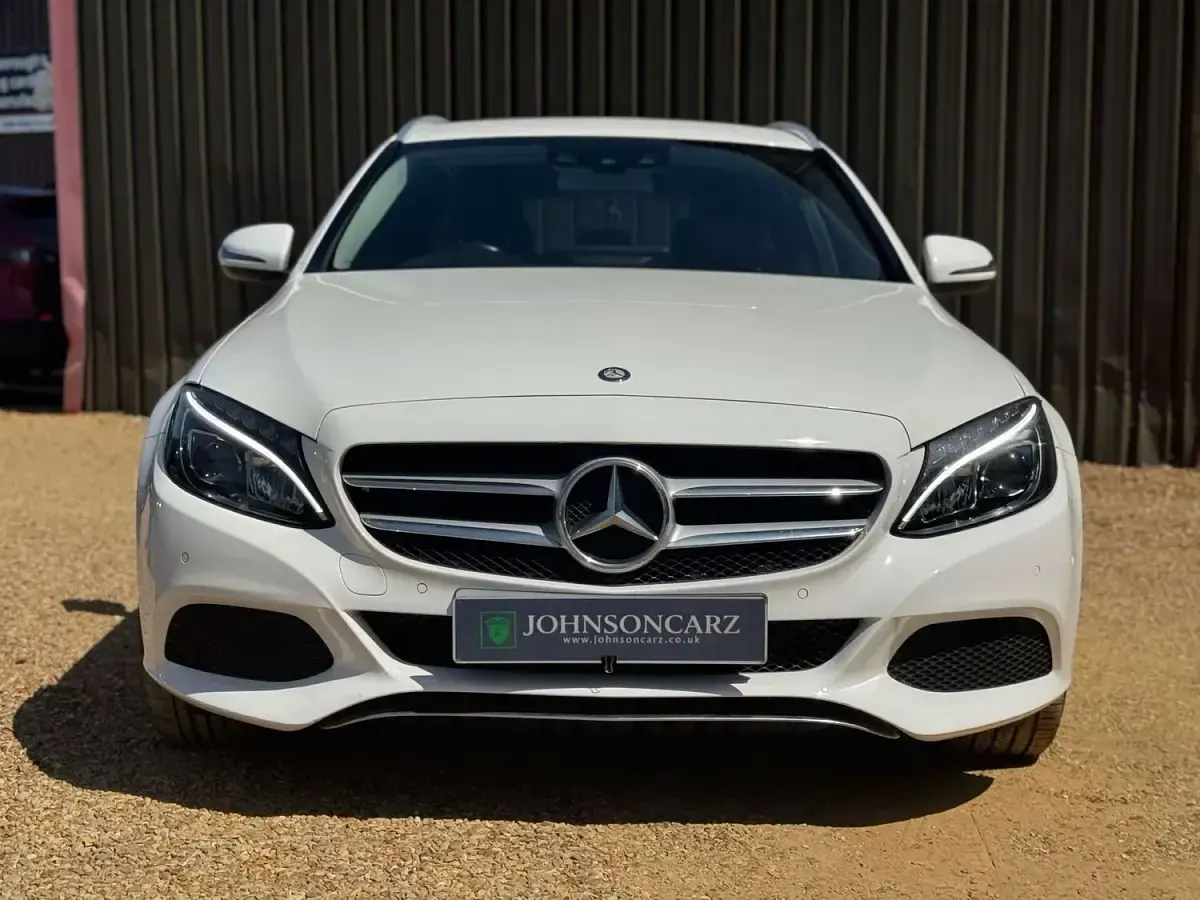 Used Mercedes C250 204 HP (150 kW) 2015 White Estate