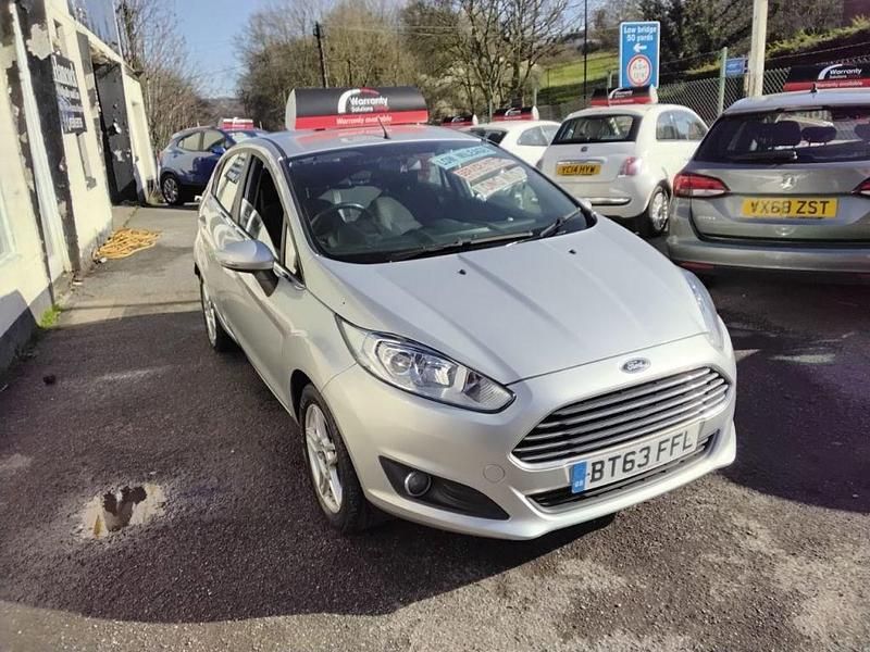 Used Ford Fiesta Zetec 82 HP (60 kW) 2013 Silver Hatchback