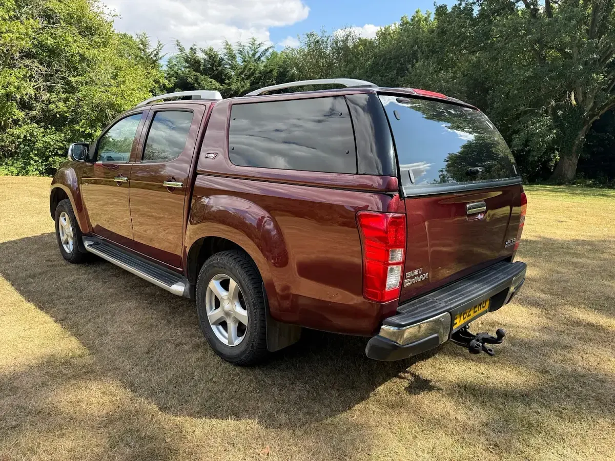 Used Isuzu D-Max 136 HP (100 kW) 2012 Red Pickup