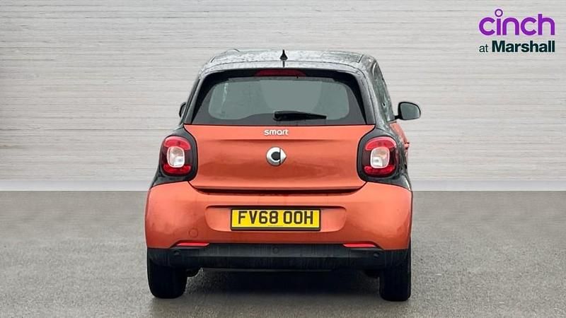Used Smart ForFour Premium 90 HP (66 kW) 2019 Black Hatchback