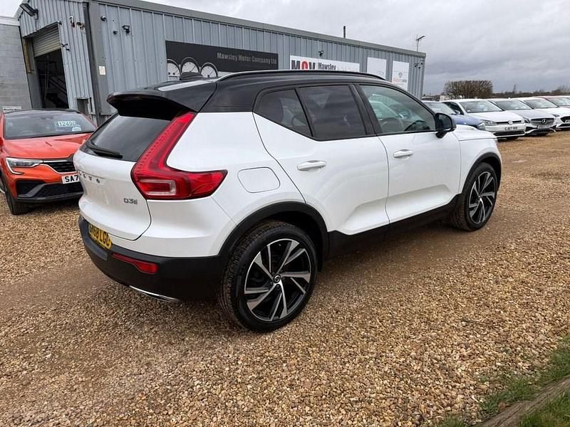 Used Volvo XC40 R-Design Pro 150 HP (110 kW) 2018 White SUV