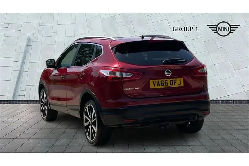 Used Nissan Qashqai Tekna 130 HP (95 kW) 2017 Red SUV