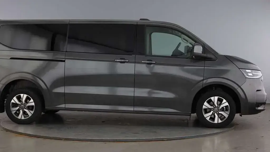 Used VW Shuttle Style 150 HP (110 kW) 2025 MPV