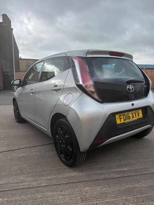 Used Toyota Aygo X-play 2016 Silver Hatchback