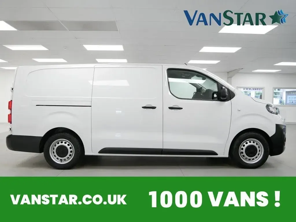 Used Peugeot e-Expert Premium 100 kW (136 HP) 2023 White Van