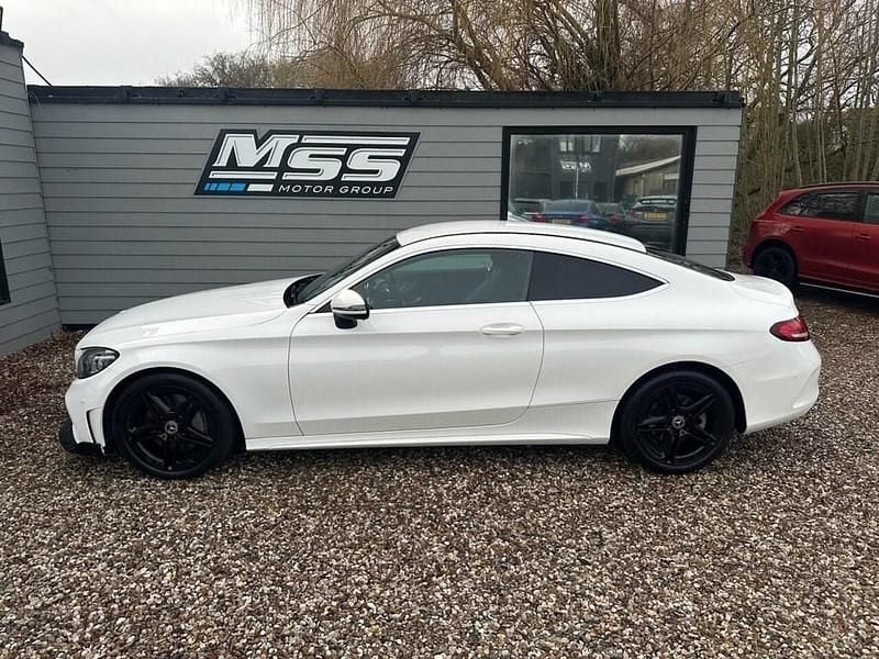 Used Mercedes C300 AMG Line Premium 245 HP (180 kW) 2019 White Coupe