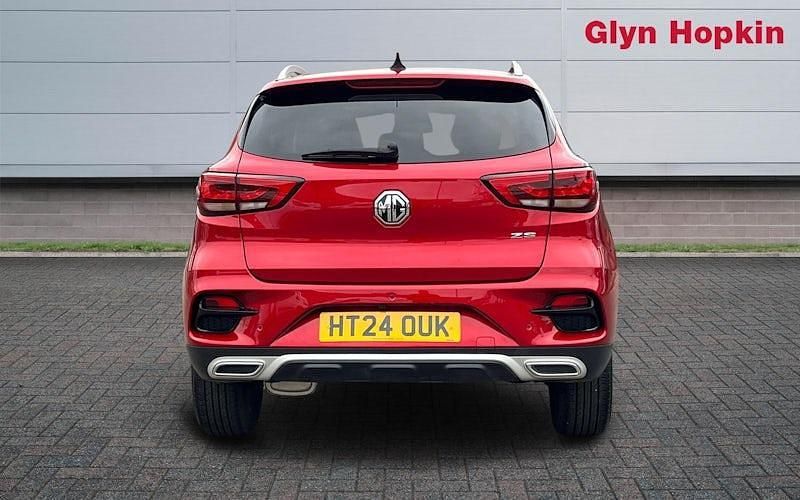 Used MG ZS Exclusive 106 HP (77 kW) 2024 Red SUV