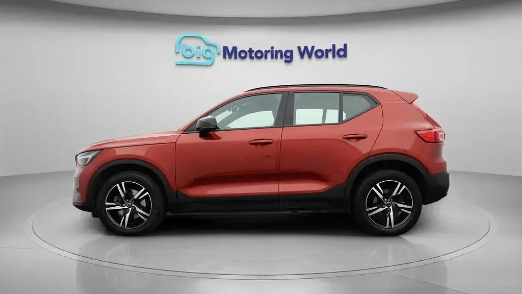Used Volvo XC40 Plus 197 HP (144 kW) 2022 Red SUV