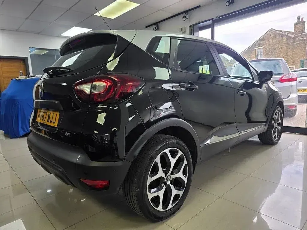 Used Renault Captur Dynamique 2017 Black/silver SUV