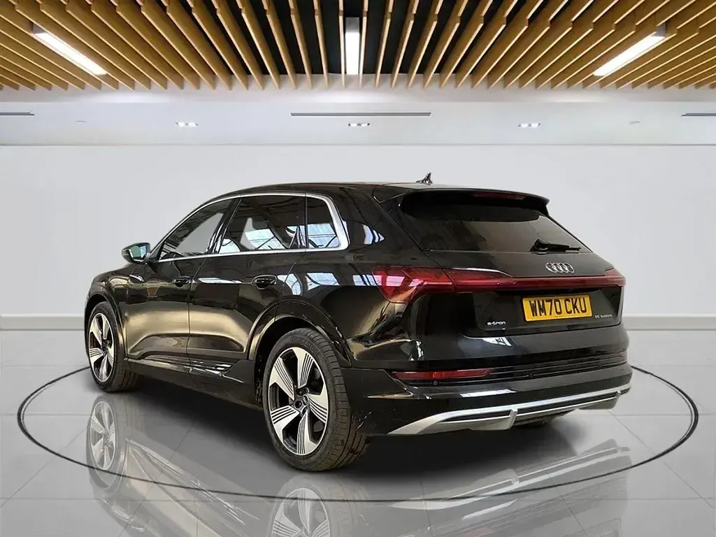 Usado Audi e-tron S-Line 300 kW (408 CV) 2020 Negro SUV