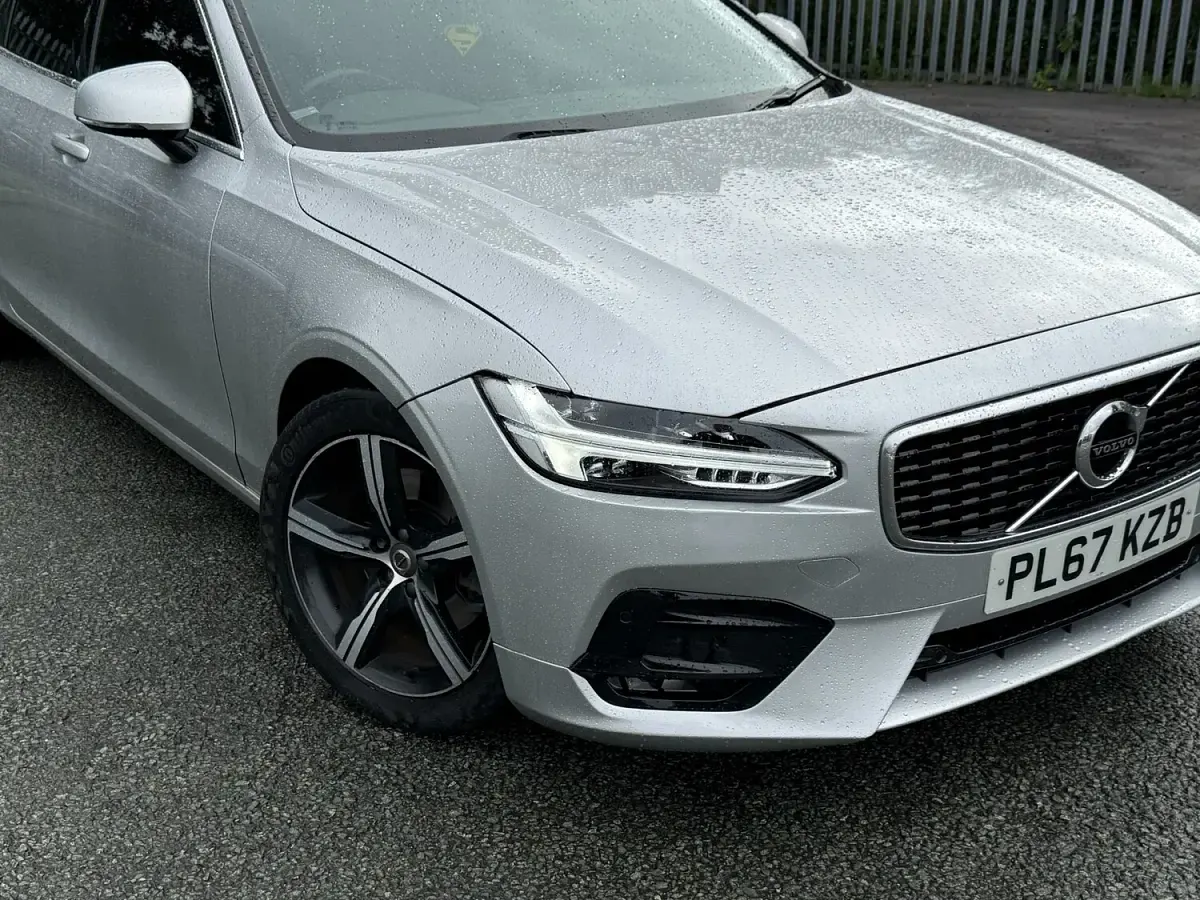 Used Volvo S90 R-Design 190 HP (139 kW) 2018 Silver Sedan