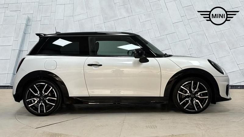 Używany Mini Cooper Hatch 113 kW (154 KM) 2025 Biały Hatchback