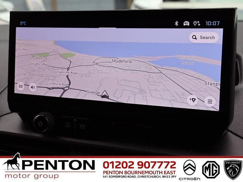 Used Citroën Berlingo 101 HP (74 kW) 2024 White MPV