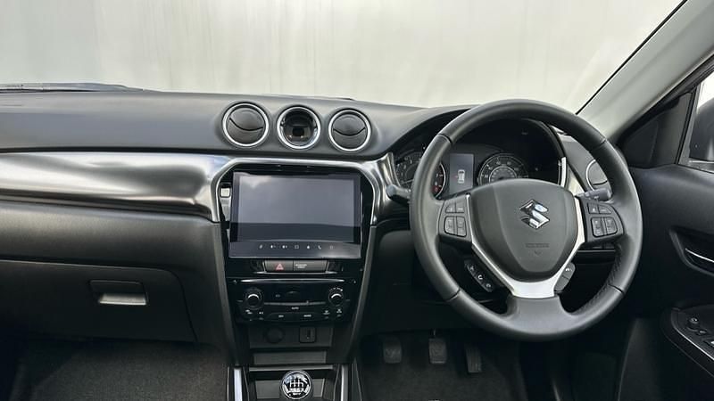 Second-hand Suzuki Vitara 129 CP (94 kW) 2025 Negru SUV