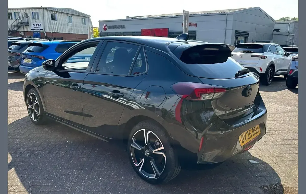 Second-hand Vauxhall Corsa Ultimate 100 CP (73 kW) 2025 Negru Hatchback