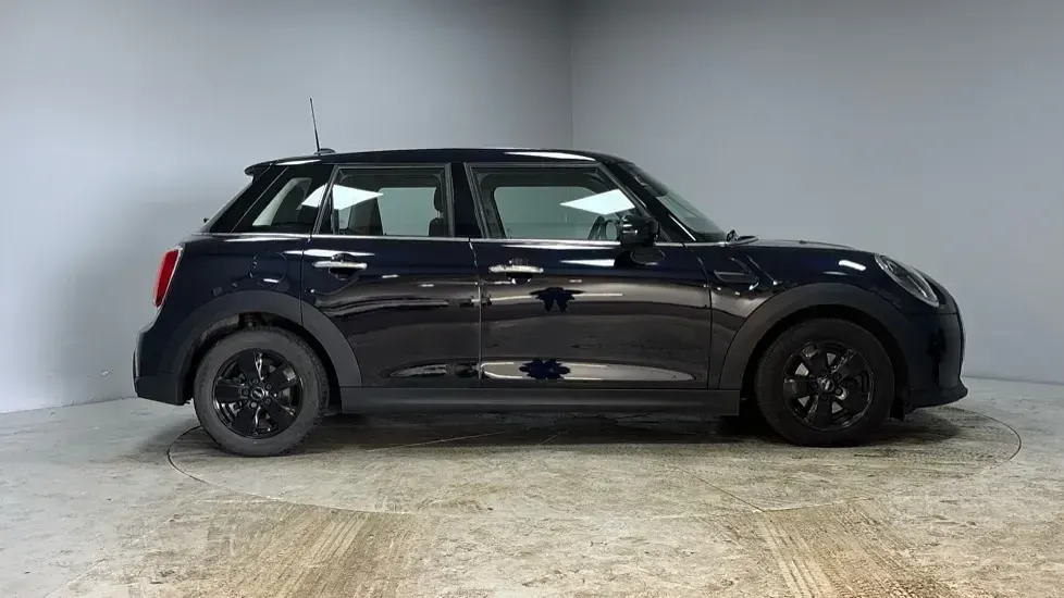 Used Mini Cooper Classic 134 HP (98 kW) 2023 Black Hatchback