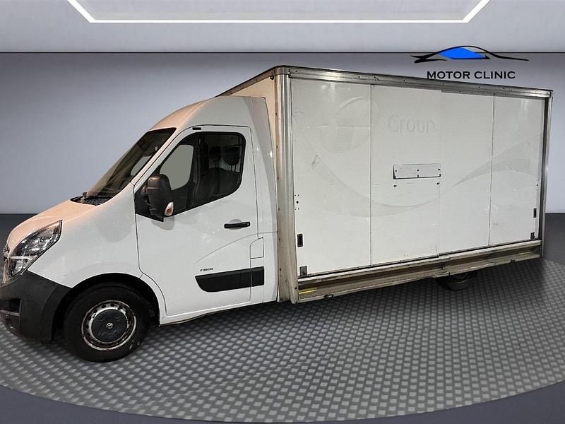 Used Vauxhall Movano 150 HP (110 kW) 2020 White MPV