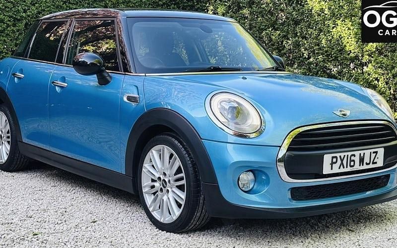 Begagnad Mini Cooper Hatch 136 HK (100 kW) 2017 Halvkombi