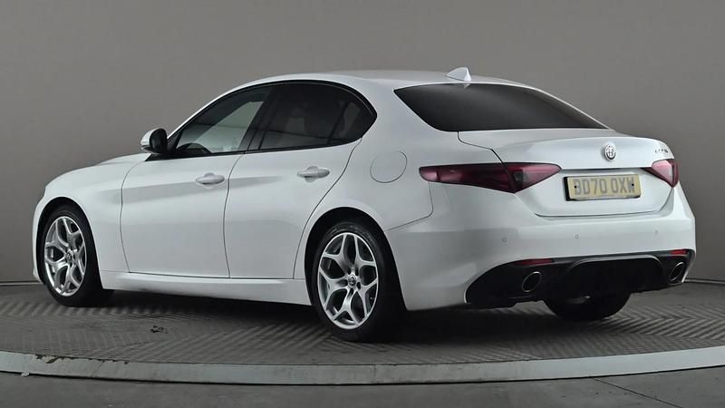 Used Alfa Romeo Giulia Edizione Speciale 190 HP (139 kW) 2020 White Sedan