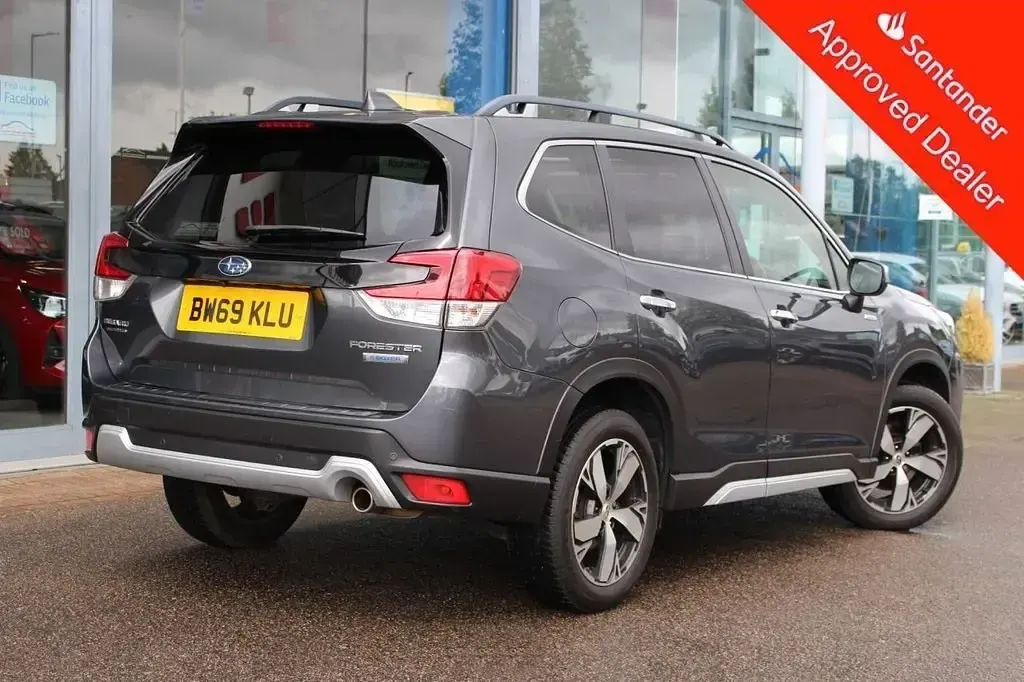 Used Subaru Forester Premium 150 HP (110 kW) 2019 Grey SUV
